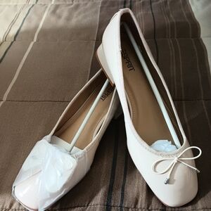 Esprit Denali Beige Flats 7.5‎